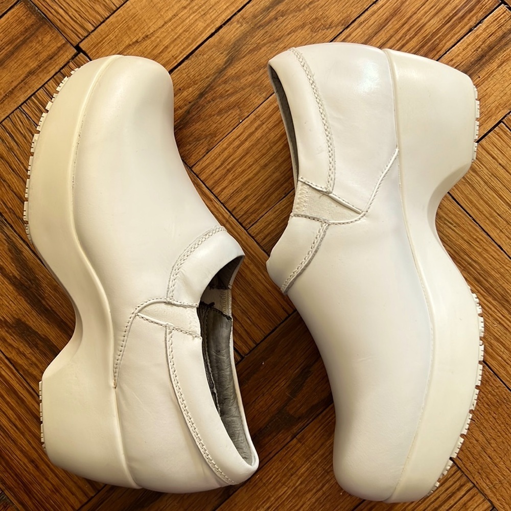 Slip resistant nursing shoes no box size: 8m